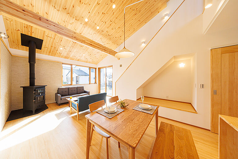 チェックハウス+長野東信(池田建設)【佐久平スタジオ】の公式画像_リビング3