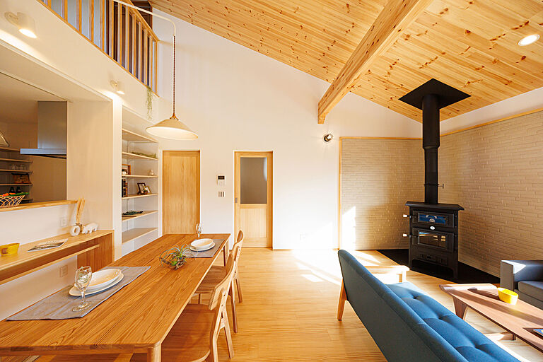 チェックハウス+長野東信(池田建設)【佐久平スタジオ】の公式画像_リビング4