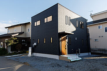 チェックハウス+長野東信(池田建設)【上田スタジオ】の施工事例「考えられた4LLDK30坪の2階建」の画像