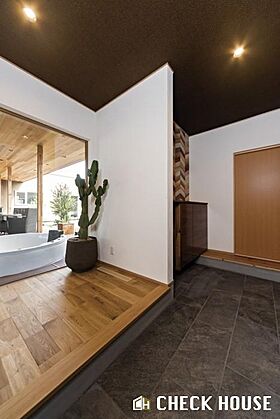 チェックハウス+長野東信(池田建設)【佐久平スタジオ】の施工事例「リゾートで味わったあの心地よさをわが家で。一年を通して一定温度。温度差もない家」の画像5