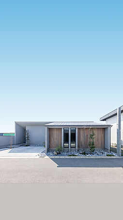 TKプランニング株式会社の施工事例「グレートウッドが映える、シンプルな家」の画像