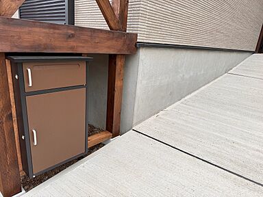 有限会社アンザイ工務所の施工事例「大きい窓や高い天井 開放感のある家」の画像10