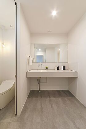 株式会社 芹工務店の施工事例「暮らしを楽しむ 漆喰と木の平屋」の画像4