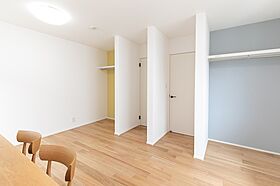 株式会社 芹工務店の施工事例「程よい距離感の完全分離型二世帯住宅」の画像5