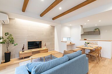 株式会社 芹工務店の施工事例「高気密高断熱×塗り壁 性能と美しさを両立した住まい」の画像