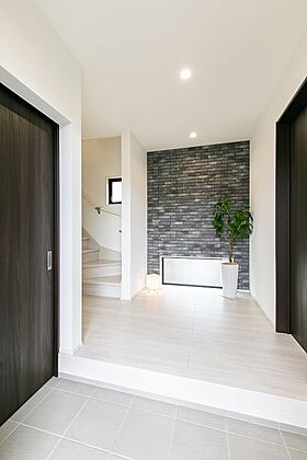 株式会社 芹工務店の施工事例「細長い土地を有効活用 ラグジュアリーな二世帯住宅」の画像9