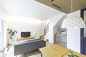 株式会社 芹工務店の施工事例「漆喰壁に全館空調 HEAT20G2グレードの住まい」のメイン画像