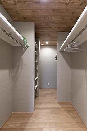 株式会社 芹工務店の施工事例「塗り壁で仕上げた 子育て世代の平屋」の画像5