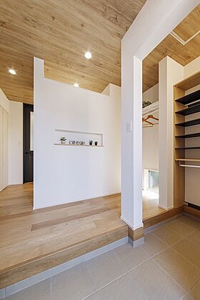 株式会社 芹工務店の施工事例「太陽光を搭載し家事動線にこだわった 環境と家事にやさしい住まい」の画像7