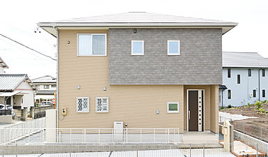 遠鉄ホーム 浜松住宅プラザの施工事例「磐田市O様邸 どこにいてもゆったりくつろげるカフェのように居心地のいい空間」の画像1