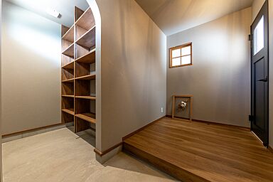 ハヤカワホームの施工事例「【39坪×2階建】大容量収納&吹抜け」の画像1