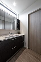 シンプルモダンスタイルの洗面所 ハヤカワホームの事例画像