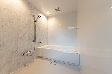 ハヤカワホームの施工事例「【32坪×2階建】間接照明が映えるスタイリッシュなお家」の画像8