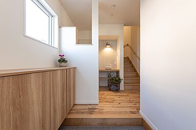 ハヤカワホームの施工事例「【35坪×2階建】笑顔が集うリビングの家」の画像1