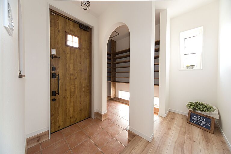 ハヤカワホームの公式画像_玄関2