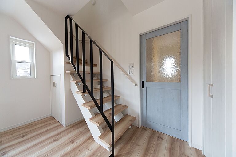 ハヤカワホームの公式画像_階段5