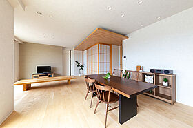 トヨタホームの施工事例「暮らしやすさを追求した、のびやかな平屋の邸宅。」の画像2