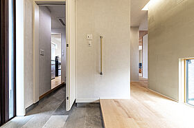 トヨタホームの施工事例「暮らしやすさを追求した、のびやかな平屋の邸宅。」の画像5