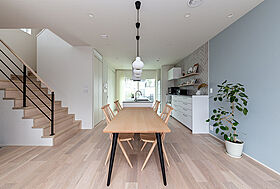 トヨタホームの施工事例「家族とくつろぐ時間を大切にする 居心地のいい北欧デザインの住まい。」の画像1