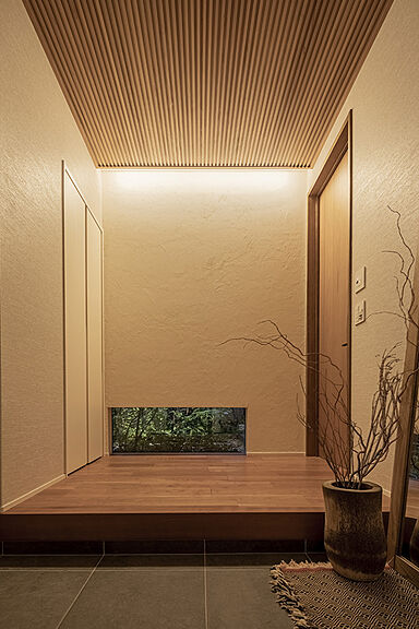 トヨタホームの施工事例「緑いっぱいの中庭が、開放感と日々の癒やしをもたらす住まい。」の画像8