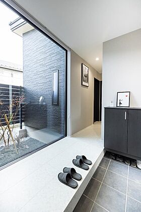 株式会社エヌハウスの施工事例「【自由設計/36坪/平屋】広いLDKのあるモダン平屋の家!導線バツグンの間取り!」の画像1