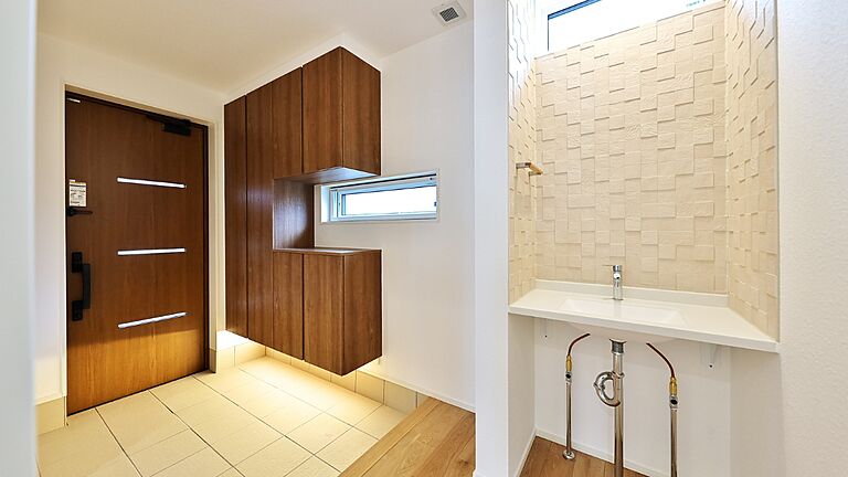 タカノホームの公式画像_玄関7