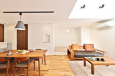 タカノホームの施工事例「一体感を感じるLDKや自分空間でみんなの楽しみあふれる家」の画像