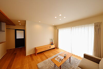 シンプルモダンスタイルのリビング タカノホームの事例画像