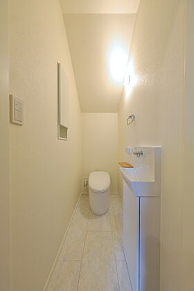 タカノホームの施工事例「インナーガレージを採用した、グリーンが差し色の住まい」の画像8