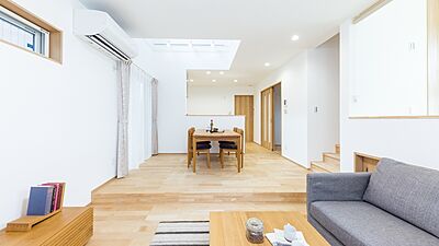 シンプルモダンスタイルのリビング タカノホームの事例画像