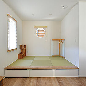 クレバリーホーム湘南店の施工事例「N様邸 構造への信頼から実現したのは20代の感性が光る3階建ての住まい」の画像1