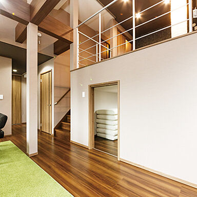 クレバリーホーム湘南店の施工事例「A様邸 大人の住処を感じさせる、インナーガレージのある2階リビングの家」の画像2