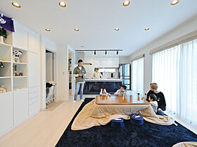 クレバリーホーム湘南店の施工事例「I様邸 ふれあいも個の時間も大切に 3匹の愛犬と暮らす大家族の住まい」のメイン画像