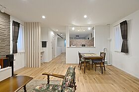 クレバリーホーム湘南店の施工事例「T様邸 ホテルライクなデザインが映える インナーガレージの住まい」の画像1