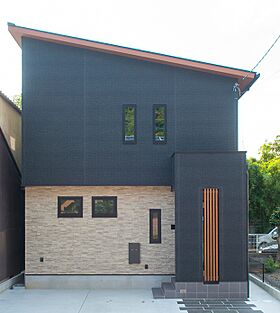 ほっとほーむの施工事例「【姫路/加古川/狭小地/下がり天井/シンプルモダン】明かりの家」のメイン画像