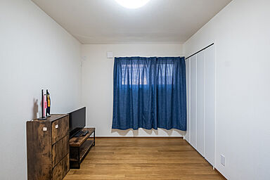 イデキョウホーム株式会社の施工事例「家族がのびのび暮らせる、無垢の床と光あふれるリビングの家」の画像6