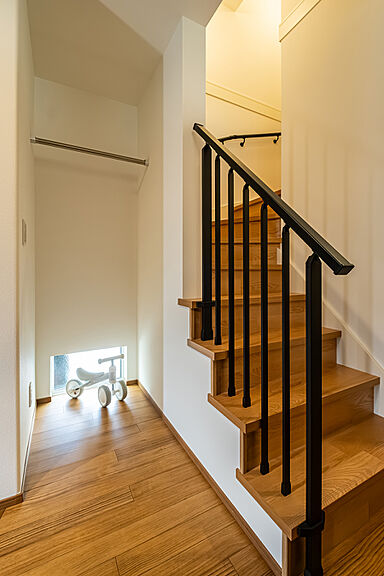 イデキョウホーム株式会社の施工事例「家族がのびのび暮らせる、無垢の床と光あふれるリビングの家」の画像9