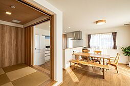 イデキョウホーム株式会社の施工事例「一年中Tシャツで快適。全館空調で“息が白くなる家”からの大変身」の画像