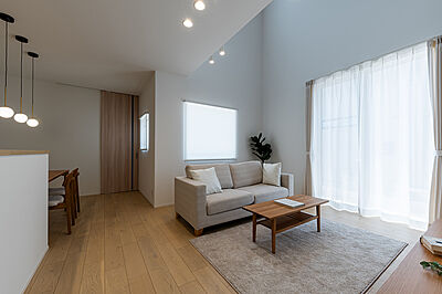 シンプルモダンスタイルのリビング 東亜ハウス株式会社の事例画像