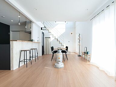 JOIN US HOME (ジョイナスホーム)の施工事例「【弥富市/自然光/シンプル/心地よさ】たっぷりの自然光でとっても明るい家」の画像