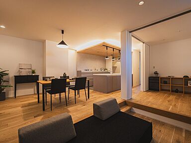 JOIN US HOME (ジョイナスホーム)の施工事例「【津島市/モノトーン/調光照明/上質空間】居心地の良い 暮らしが豊かになる家」の画像