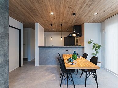 JOIN US HOME (ジョイナスホーム)の施工事例「【名古屋市/ガレージ/趣味/ヌック】愛車と暮らすガレージ住宅」の画像2