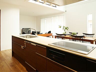 JOIN US HOME (ジョイナスホーム)の施工事例「【多治見市/屋上/吹き抜け鉄骨階段/開放感】屋上と植物とダンスと暮らす家」の画像2