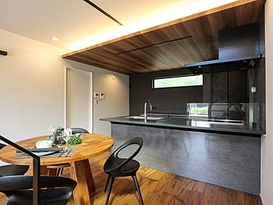 JOIN US HOME (ジョイナスホーム)の施工事例「【愛西市/省エネスマートハウス/モダン】敷地31坪で叶える、省エネスマートハウス」の画像2