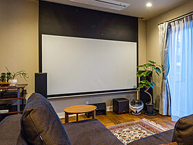 REGALO建築設計の施工事例「【高気密高断熱/3LDK+フリースペース】緑豊かに洗練された家」の画像1