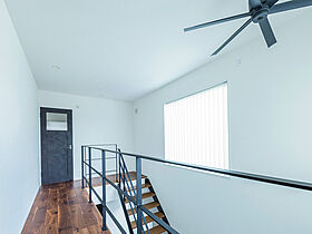 REGALO建築設計の施工事例「【インナーガレージ/高気密高断熱/4LDK】ガレージのあるラグジュアリーな家」の画像5