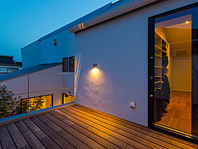 REGALO建築設計の施工事例「【高気密高断熱/2LDK】木と石を表現。子ども達がのびのび遊べる中庭がある家」の画像6