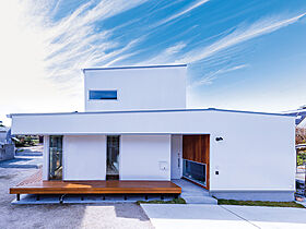 REGALO建築設計の施工事例「【高気密高断熱/3LDK+書斎】“好き”と“暮らし”が調和した、絵になる家」のメイン画像