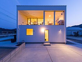 REGALO建築設計の施工事例「【高気密高断熱/3LDK+書斎】海を望む家」の画像1