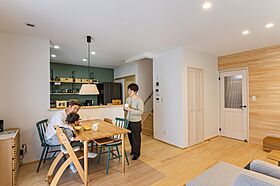 大東住宅株式会社の施工事例「家事から子育て・仕事・趣味までハイスぺな“桧の家”」の画像1